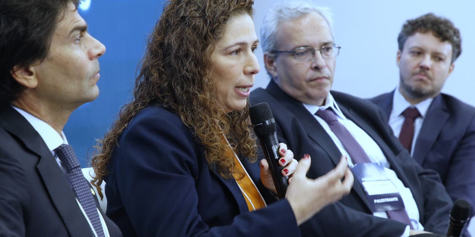 ministra-defende-regras-objetivas-na-avaliacao-de-servidor-em-reforma