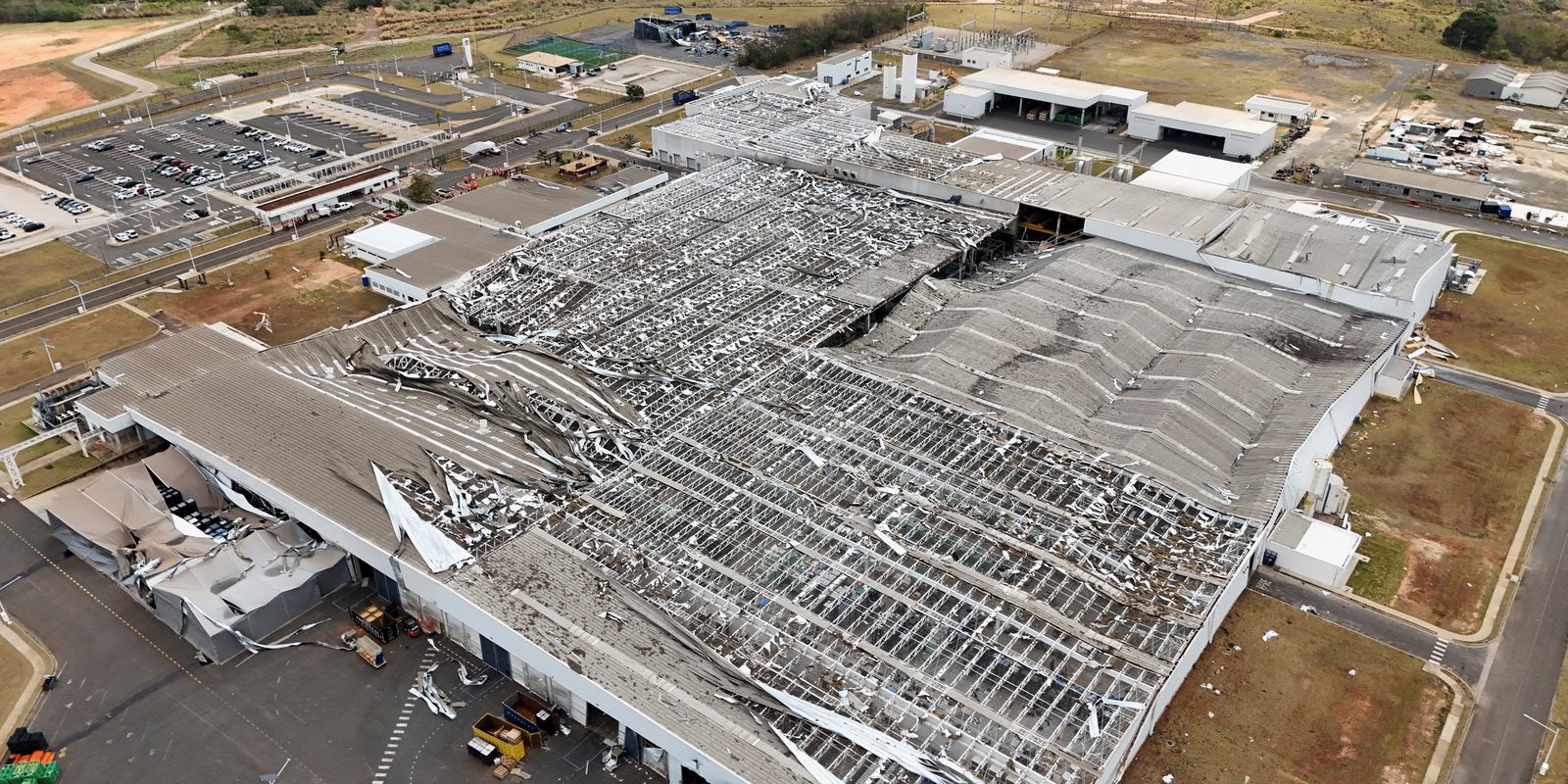 toyota-suspende-producao-no-pais-apos-chuva-destruir-fabrica-em-sp