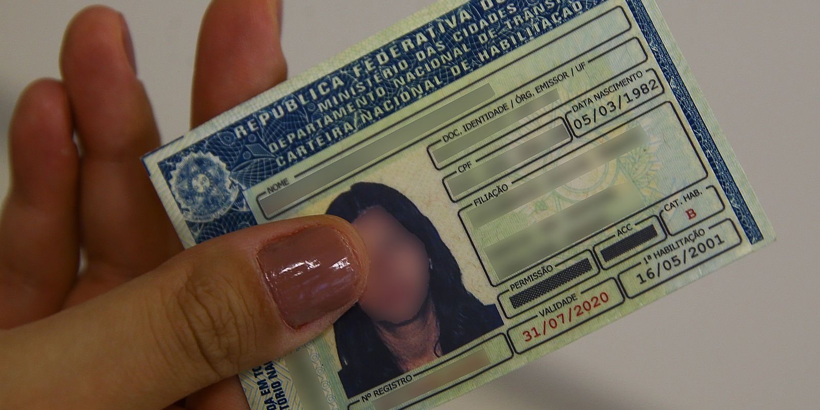 tentativas-de-fraudes-com-documentos-mais-que-dobram-de-2022-a-2025