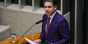 motta-promete-avancar-sobre-escala-6×1-e-trabalho-por-aplicativos