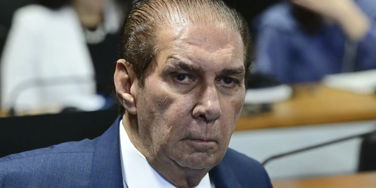 Senador Jader Barbalho tem alta hospitalar depois de 4 dias internado