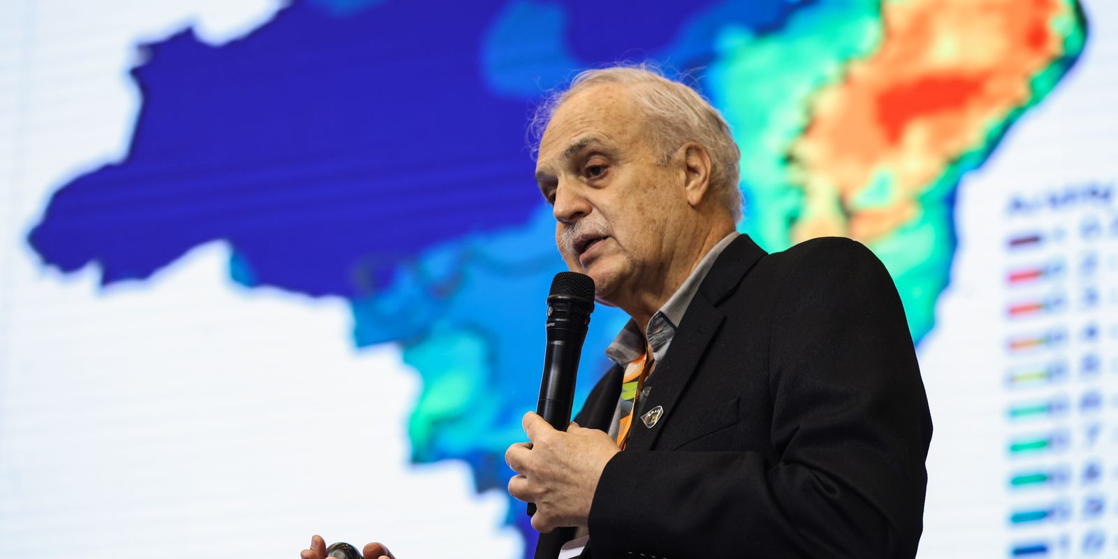 Papa Leão XIV nomeia climatologista brasileiro para conselho da Igreja