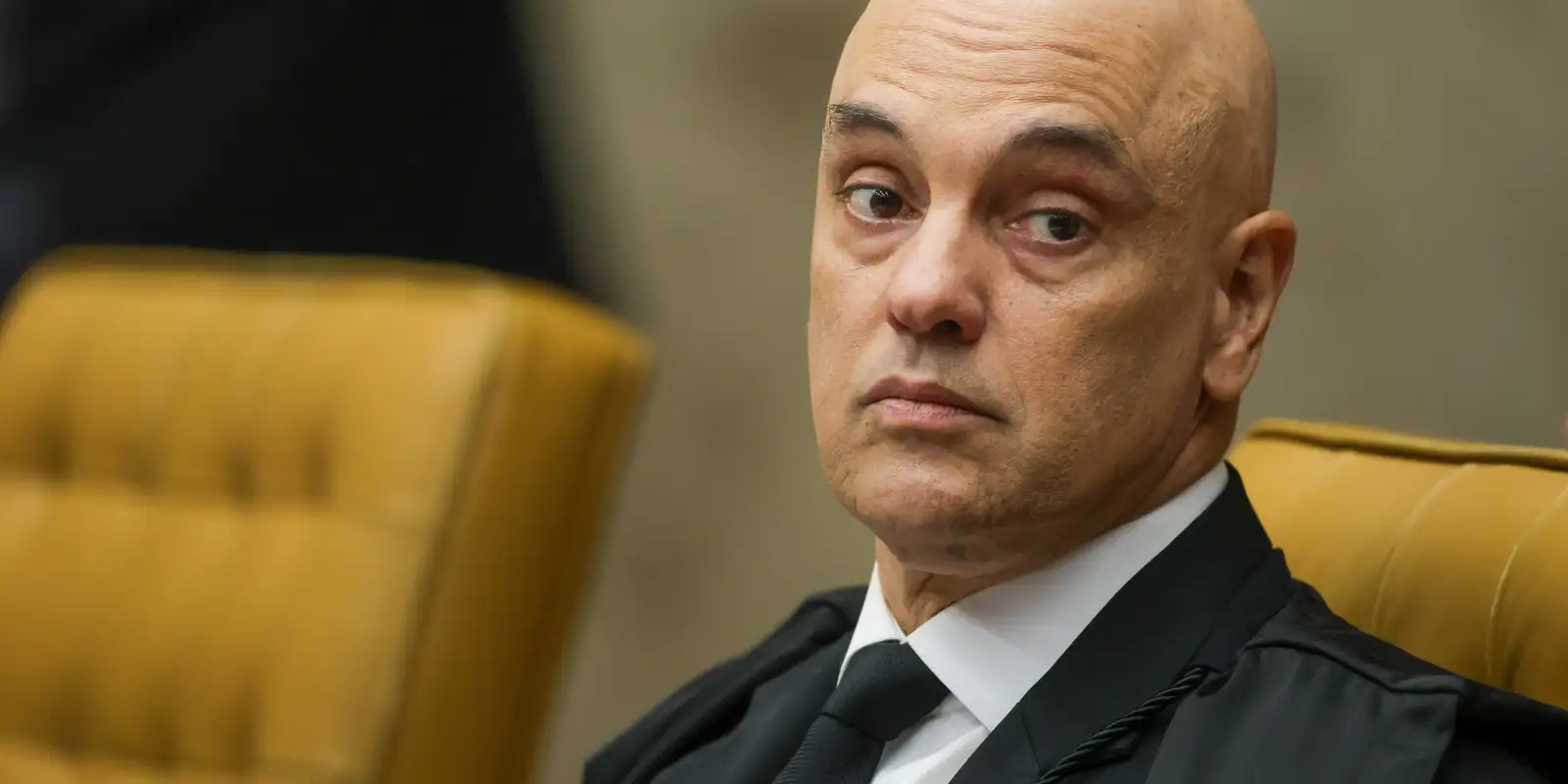 moraes-aumenta-restricao-para-voos-de-drones-na-casa-de-bolsonaro