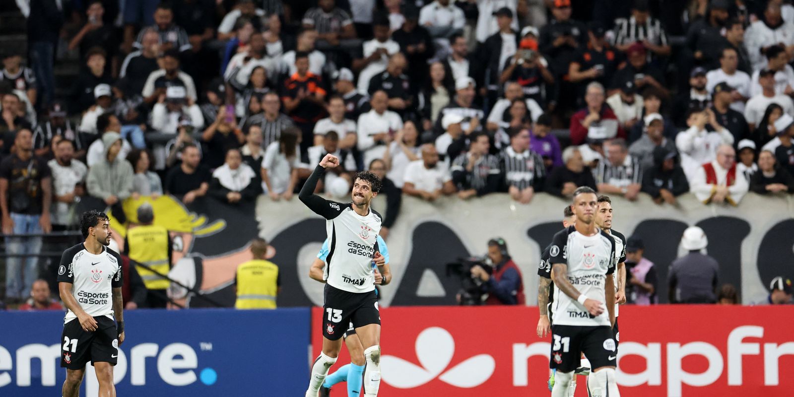 corinthians-derrota-santa-fe-e-segue-100%-na-copa-libertadores