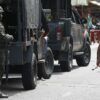 Polícia faz ação para cumprir 56 mandados de prisão na Maré, no Rio
