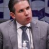 Motta convoca reunião de líderes para votar PL do fim da escala 6×1