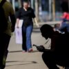 Percentual de jovens nem-nem no Brasil cai para 22,4%, mostra estudo