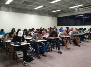 alunos-de-cursinhos-populares-receberao-r$-200-por-mes,-diz-mec;-veja-quem-pode-participar