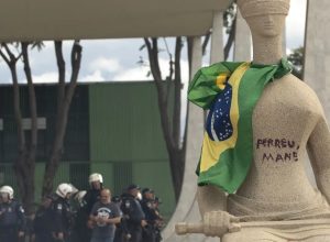 moraes-autoriza-assistencia-religiosa-para-mulher-que-pichou-estatua