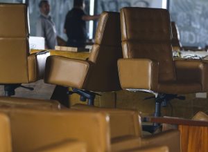 8/1:-stf-vota-para-condenar-homem-que-sentou-na-cadeira-de-moraes