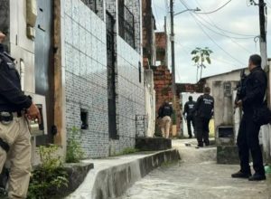 bahia-e-ceara:-operacao-contra-o-comando-vermelho-prende-35-pessoas