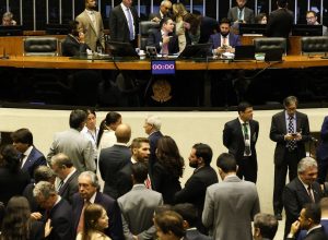 camara-aprova-ampliacao-gradual-da-licenca-paternidade