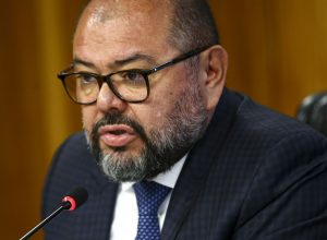 pf-aponta-ex-ministro-de-bolsonaro-como-pilar-institucional-de-desvios