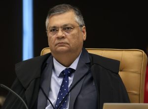 dino-manda-divulgar-cpf-de-quem-ganha-salario-via-emendas-para-saude