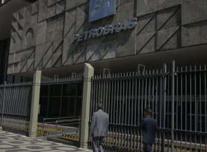 petroleiros-aprovam-greve-nacional-a-partir-de-segunda-feira