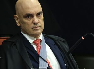moraes-autoriza-bolsonaro-a-deixar-a-prisao-para-fazer-cirurgia