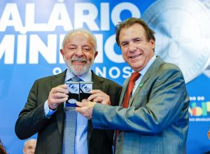 lula-diz-que-salario-minimo-e-baixo,-mas-aponta-importancia-de-direito