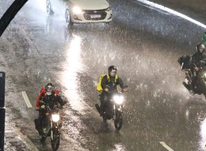 inmet-emite-alertas-de-chuvas-intensas,-com-grau-de-perigo-elevado