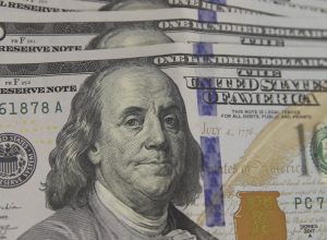 dolar-sobe-para-r$-5,22-em-dia-de-turbulencia-internacional