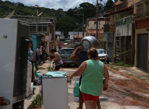 sobe-para-49-numero-de-mortos-em-juiz-de-fora-e-uba