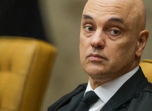 moraes-aumenta-restricao-para-voos-de-drones-na-casa-de-bolsonaro