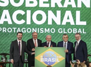 “brasil-nao-abaixa-a-cabeca”,-diz-durigan-ao-defender-soberania-e-pix
