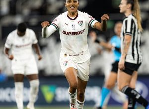 fluminense-domina,-vence-e-complica-botafogo-no-brasileirao-feminino
