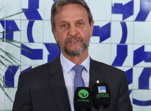 lider-do-pt-passa-mal-e-camara-suspende-votacoes