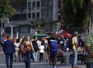 crescimento-populacional-caiu-para-0,37%-em-2026,-estima-ibge