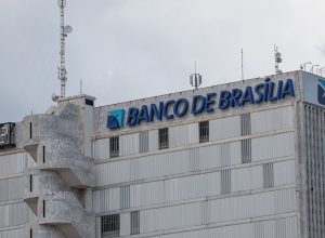 caso-master:-tcdf-bloqueia-ate-r$-2,7-bi-de-ex-dirigentes-do-brb