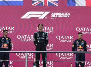 formula-1:-russell-supera-verstappen-por-0.1s-e-vence-gp-do-azerbaijao