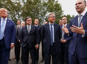 trump-anuncia-autorregulacao-da-ia-por-bigtechs-em-meio-a-temor-social